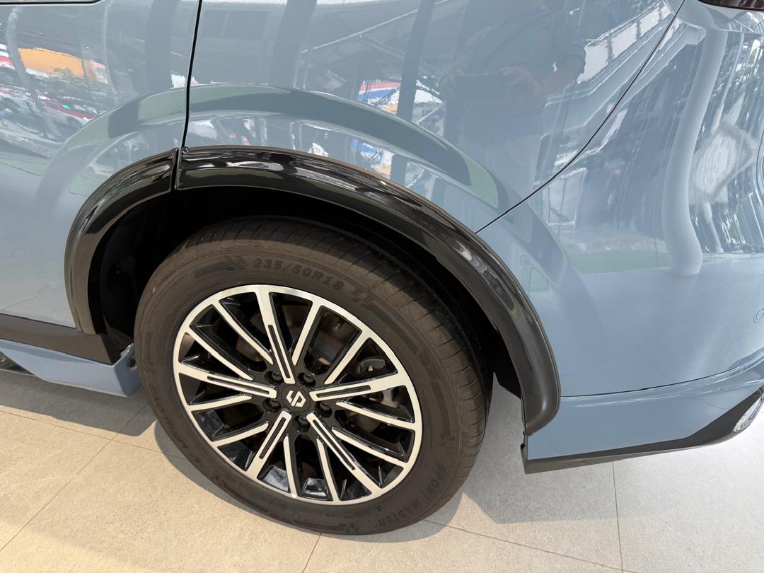 Side skirt installation by AmD Installer