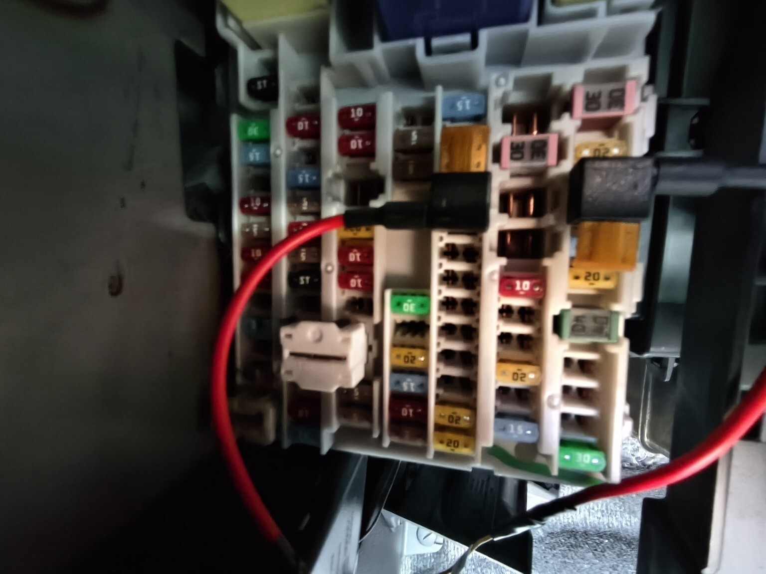 Hardwire fuse connection